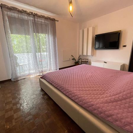 Apartament Centru Vechi ไกรโอวา ภายนอก รูปภาพ