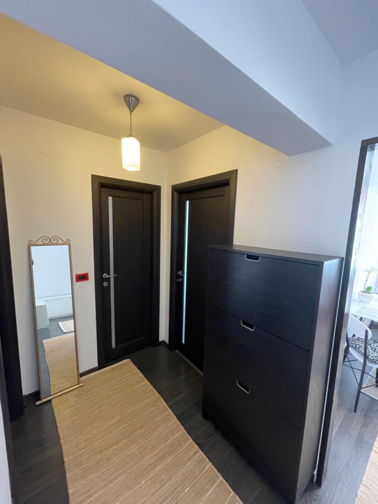 Apartament Centru Vechi ไกรโอวา ภายนอก รูปภาพ